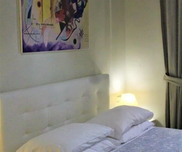 Гостевой дом The Castle Inside Рим