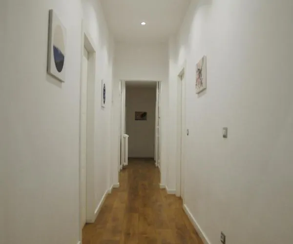 The Castle Inside 로마