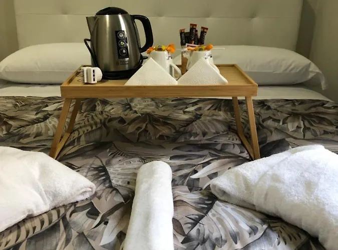 The Castle Inside بيت ضيافة