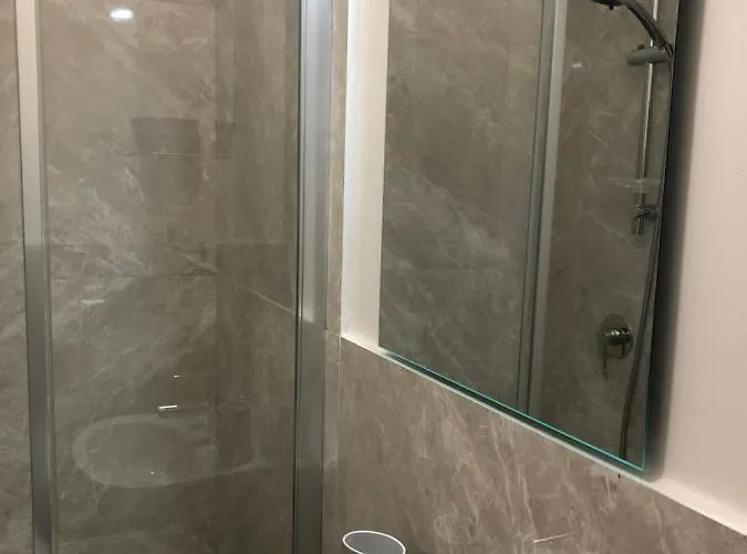 The Castle Inside 로마