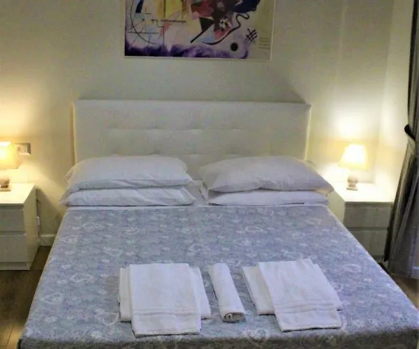 The Castle Inside 게스트하우스 4*