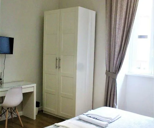 The Castle Inside روما