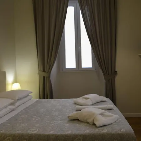 The Castle Inside ローマ