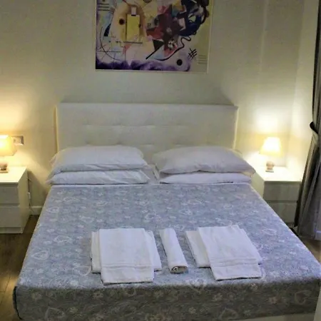 The Castle Inside ゲストハウス 4*