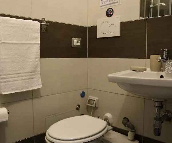 The Castle Inside Affittacamere 4*